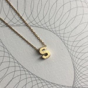 'S' pendant necklace